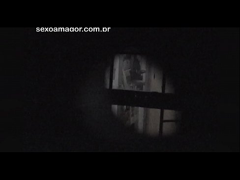 ❤️ Блонди ба таври махфӣ аз ҷониби як сайёҳи ҳамсоя, ки паси хиштҳои холӣ пинҳон шудааст, сабт мешавад Шлюсҳо дар tg.vegasservice.ru ﹏
